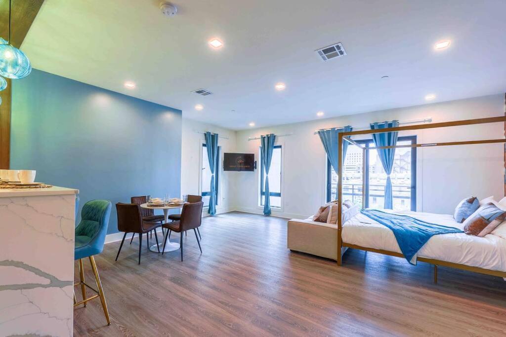 Spacious Suite With Free Parking In Downtown, 3 Beds, Dining For 6, Kitchen In Apt, Washer And Dryer In Apt, 15 Min To Airport Newark Dış mekan fotoğraf